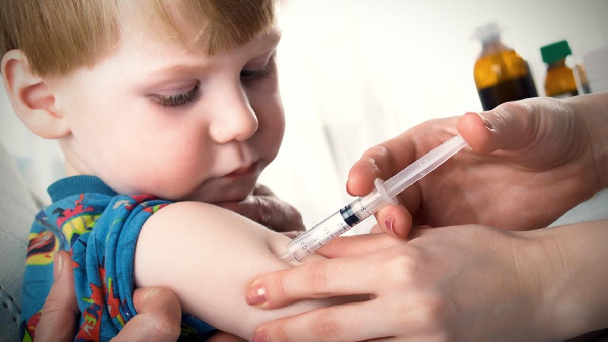 Εμβόλιο κατά της γρίπης: ποιοι πρέπει να το κάνουν οπωσδήποτε εν μέσω κορονοϊού (λίστα)
