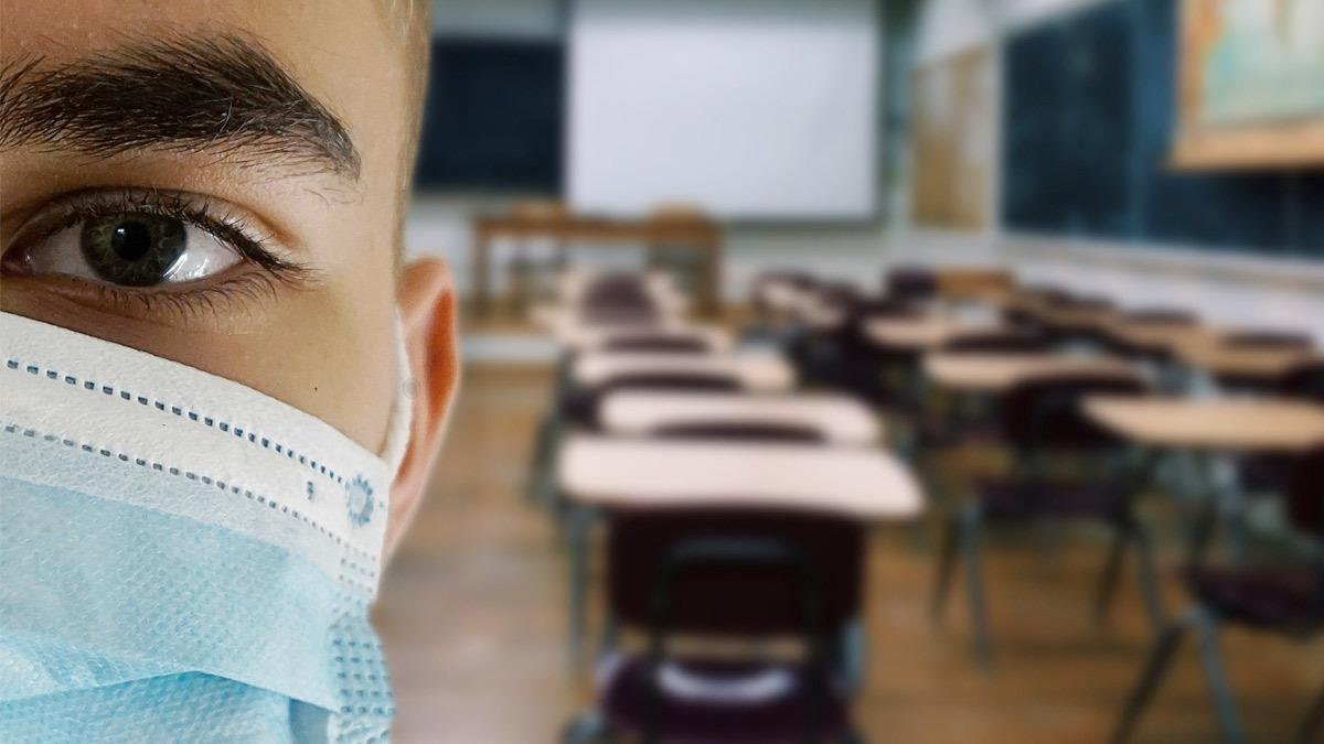 Ποινή φυλάκισης στην καθηγήτρια που αρνήθηκε να φορέσει μάσκα στο σχολείο