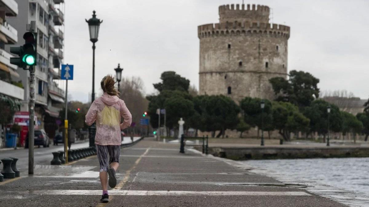 Θεσ/νίκη: απαγόρευση κυκλοφορίας μετά τις 9, μαχαίρι στα sms και κλείσιμο σχολείων