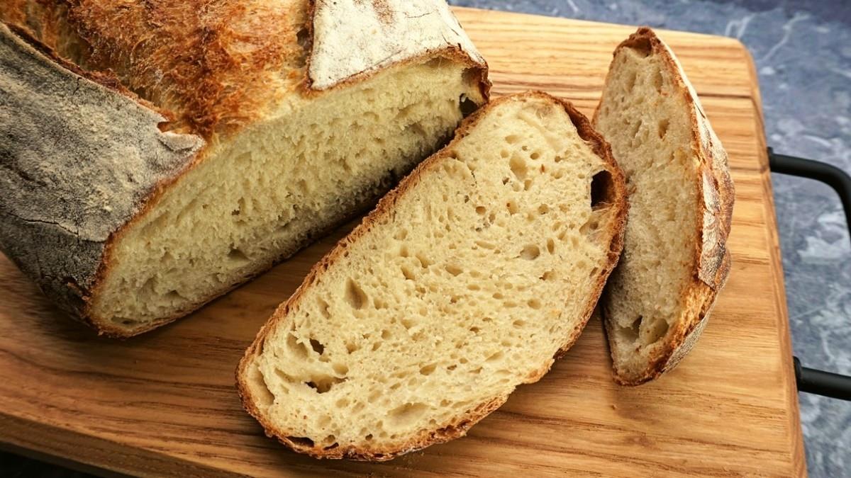 Σπιτικό ψωμί χωρίς μαγιά ή μπέικιν πάουντερ: 2 εύκολες και γρήγορες συνταγές