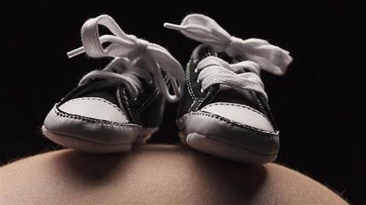 Πώς να επιλέξετε τα κατάλληλα παπούτσια στην εγκυμοσύνη