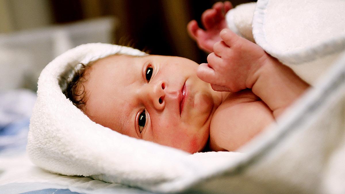 12 υγιέστατα μωράκια γεννήθηκαν στο «Αττικόν» από μητέρες θετικές στον κορονοϊό