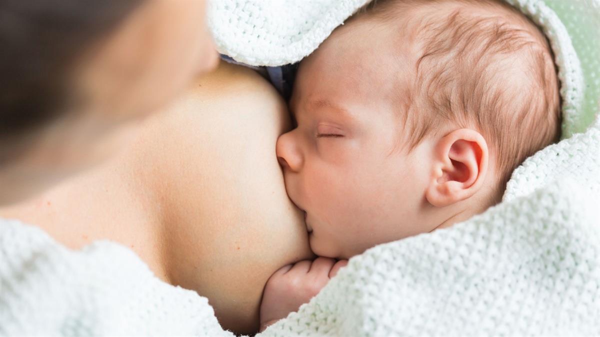 Το μητρικό γάλα ίσως αποτελεί τη βάση για τη θεραπεία του κορονοϊού