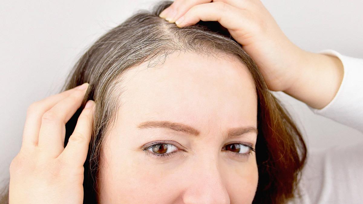 6 λόγοι που γκριζάρουν τα μαλλιά μας σε μικρή ηλικία