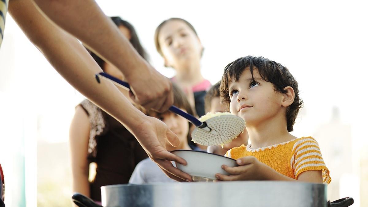Έρευνα: «Eκατομμύρια παιδιά θα βρεθούν αντιμέτωπα με την πείνα μετά τον κορονοϊό»