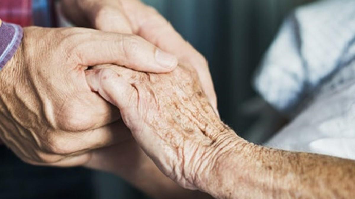 Κορονοϊός: Πέθανε ζευγάρι ηλικιωμένων με 2 μέρες διαφορά, έπειτα από 60 χρόνια γάμου