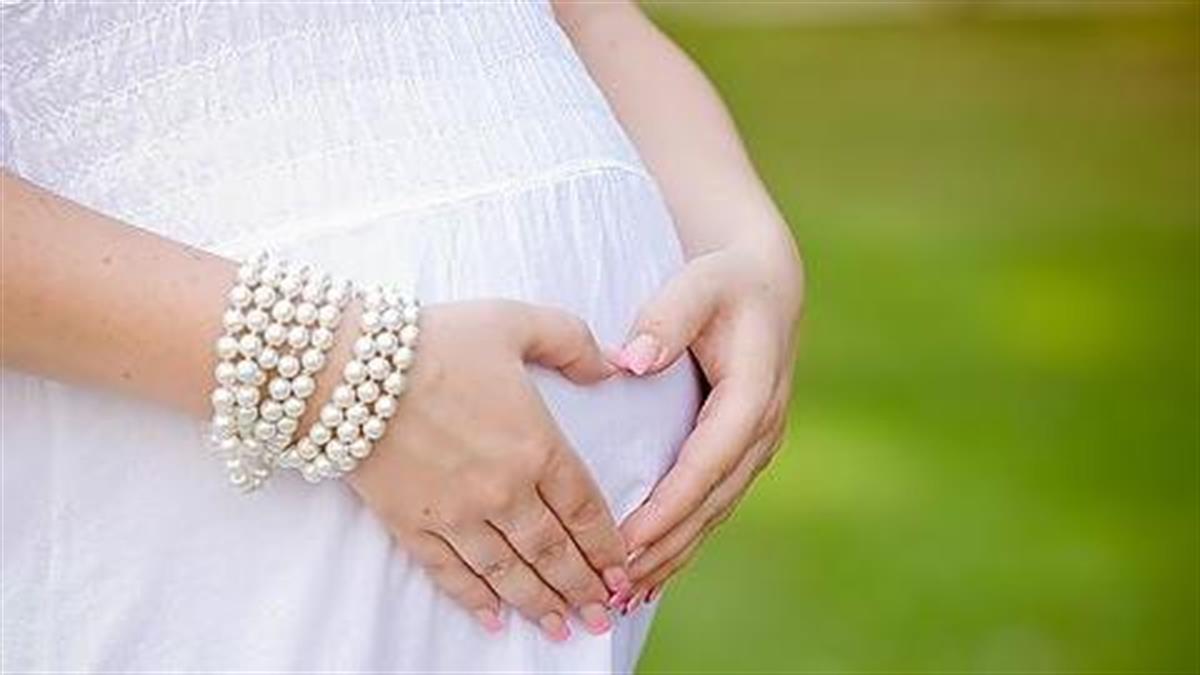 Η γονιμότητα μιας γυναίκας σχετίζεται με την εμμηνόπαυση της μητέρας της