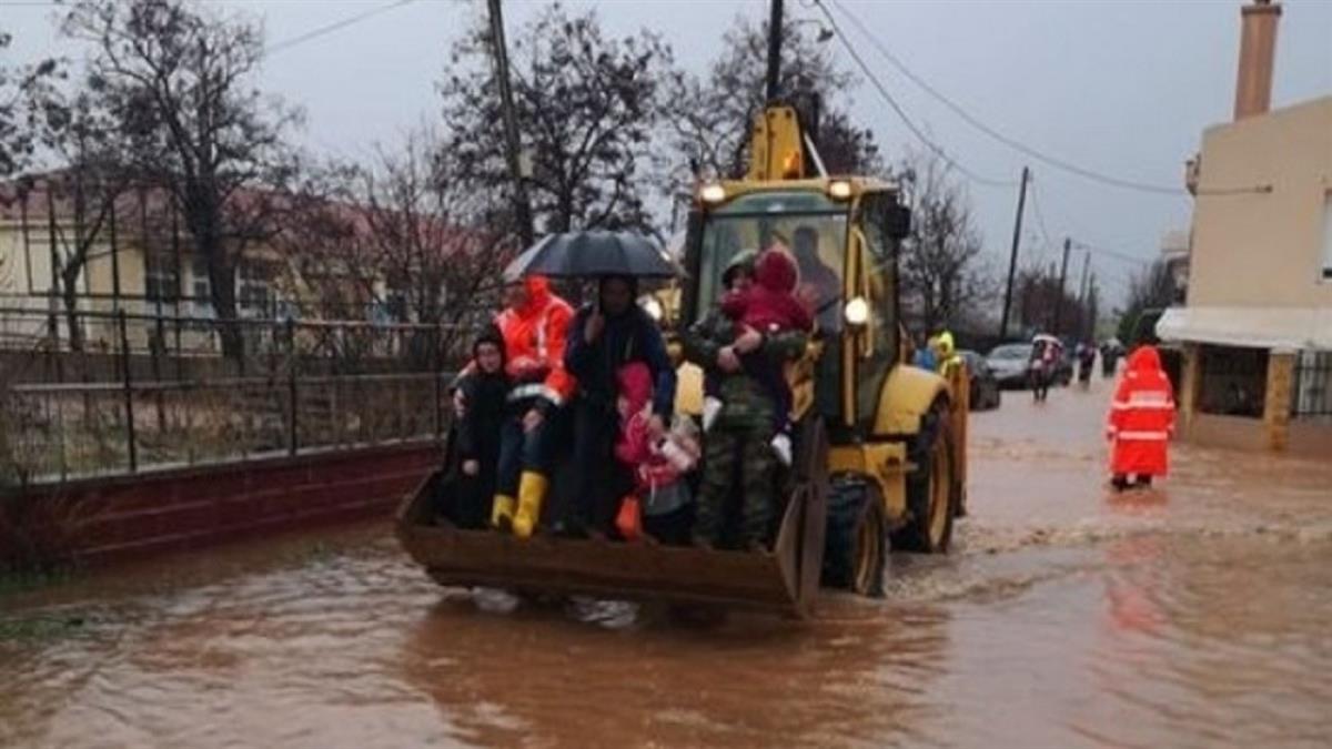 Εγκλωβισμένοι μαθητές νηπιαγωγείου και δημοτικού από τις πλημμύρες στον Έβρο