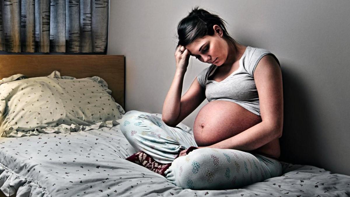 «Ο άντρας μου έχει γίνει βίαιος και θέλω να χωρίσω αλλά είμαι έγκυος σε δίδυμα...»