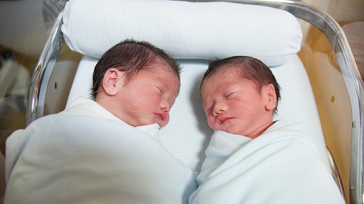 Ιατρικό θαύμα: έγκυος σε κώμα επανήλθε και γέννησε 2 υγιέστατα αγόρια