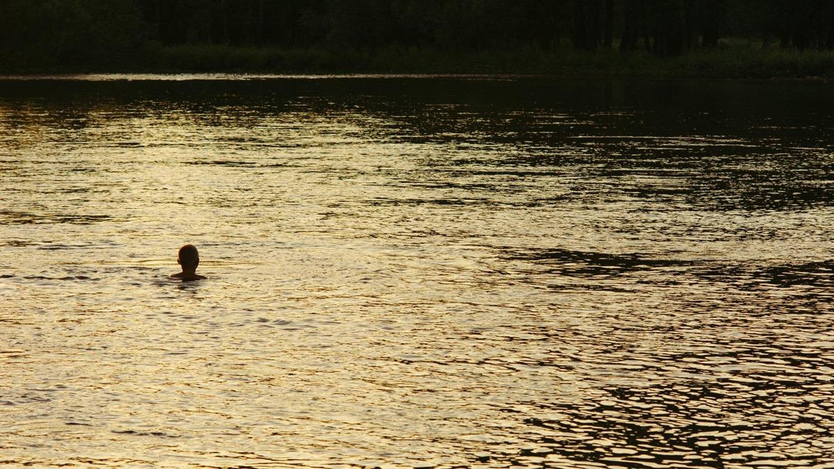7χρονος κολύμπησε για 1 ώρα και έσωσε τον πατέρα και την αδερφή του από βέβαιο πνιγμό