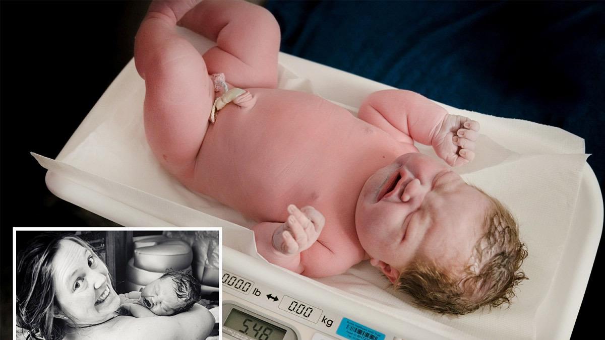 Γέννησε κορίτσαρο 5,5 κιλών με φυσιολογικό τοκετό στο... σαλόνι της!