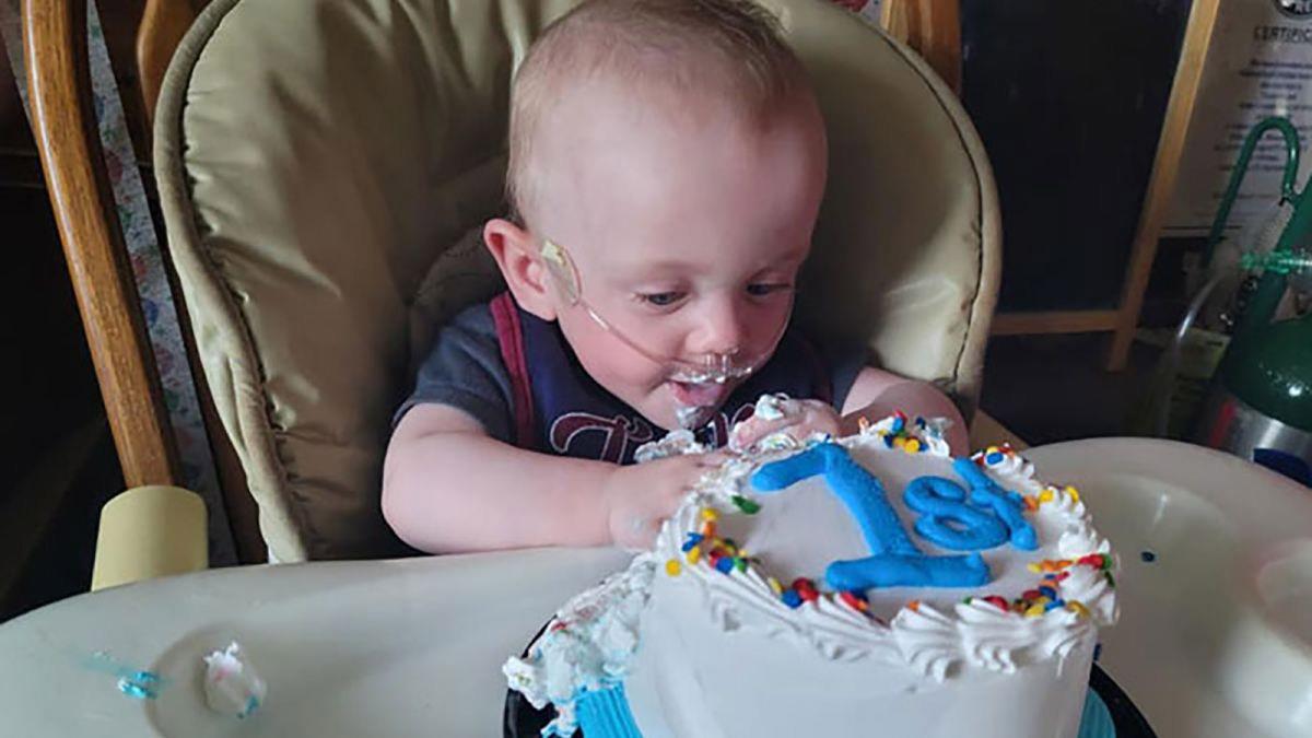 Το πιο πρόωρο μωρό στον κόσμο γιόρτασε τα πρώτα του γενέθλια