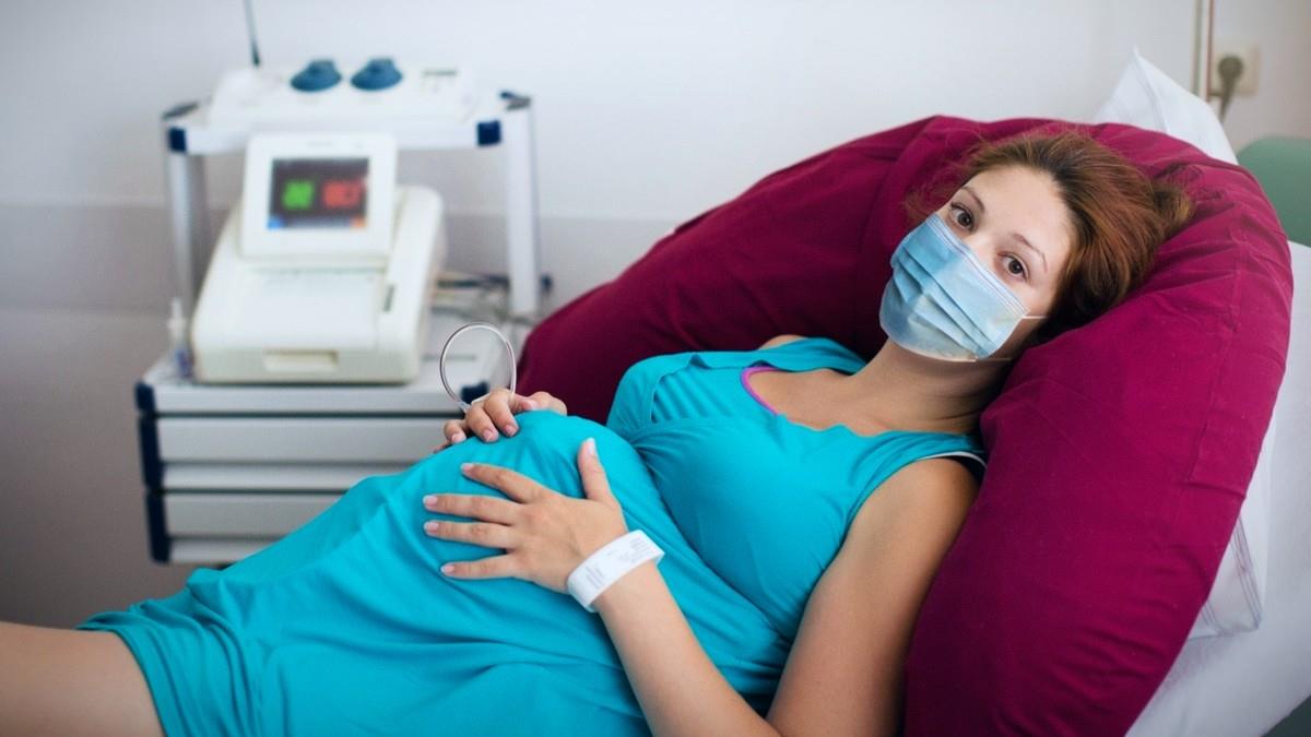 Λινού: 3πλάσιος ο κίνδυνος θανάτου για εγκύους με κορονοϊό – πρέπει να εμβολιαστούν