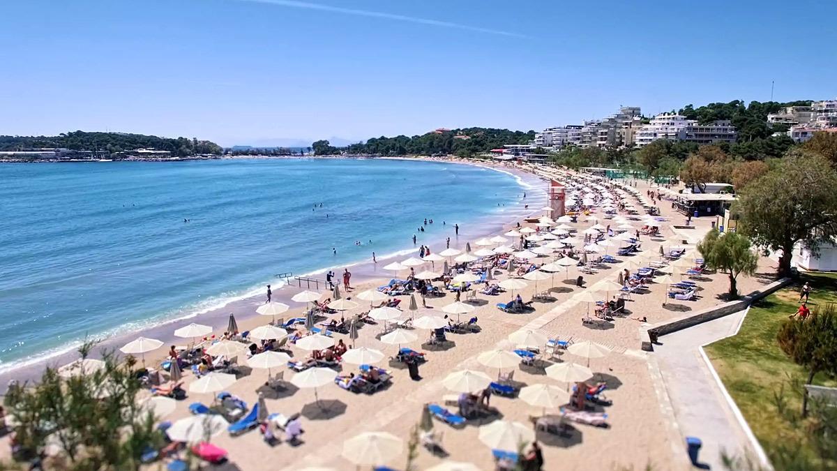 Δωρεάν είσοδος για 3 μέρες σε 3 οργανωμένες παραλίες της Αττικής λόγω καύσωνα