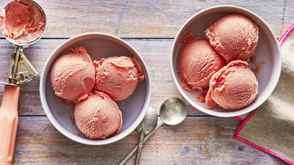 Ελαφρύ παγωτό καρπούζι με 2 μόνο υλικά (χωρίς ζάχαρη)