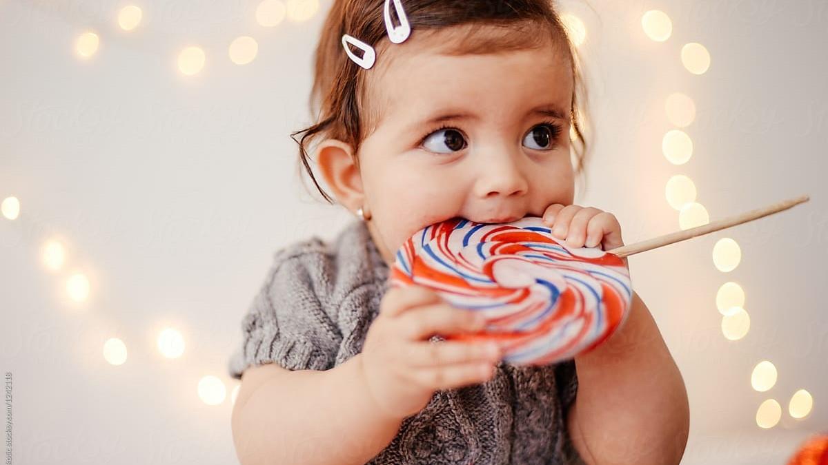 Παιδίατρος προειδοποιεί: όχι ζάχαρη σε παιδιά κάτω των 2 ετών