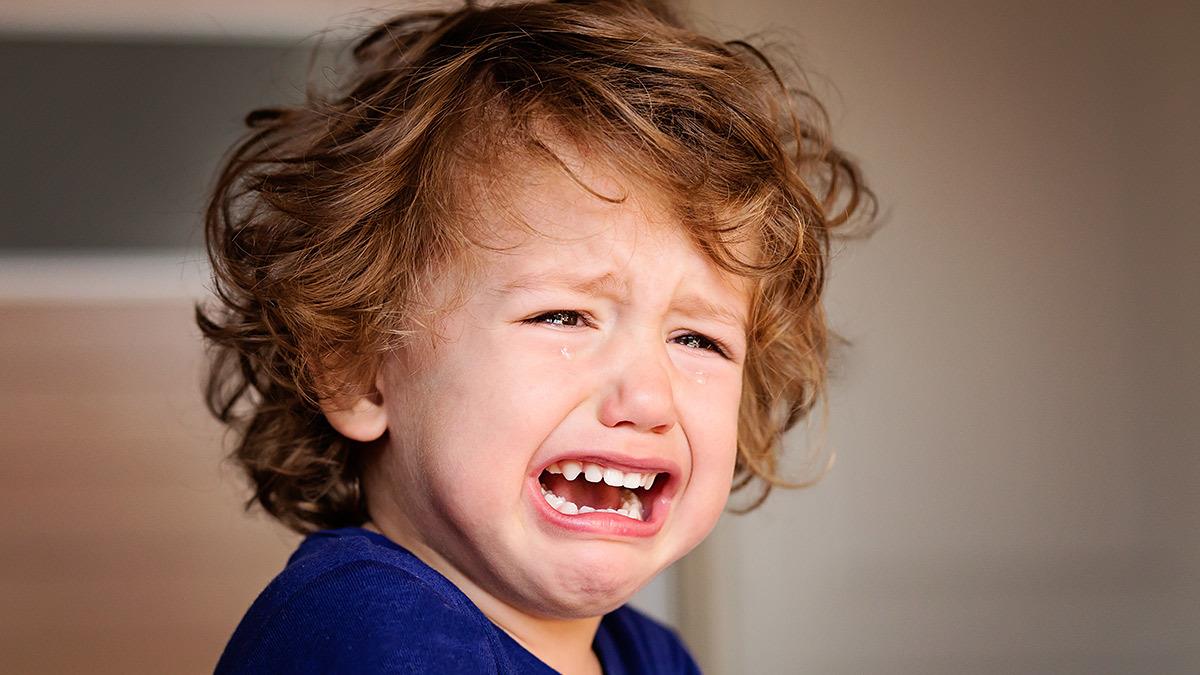 Πώς να σταματήσετε τα tantrum των παιδιών: μια νταντά συμβουλεύει