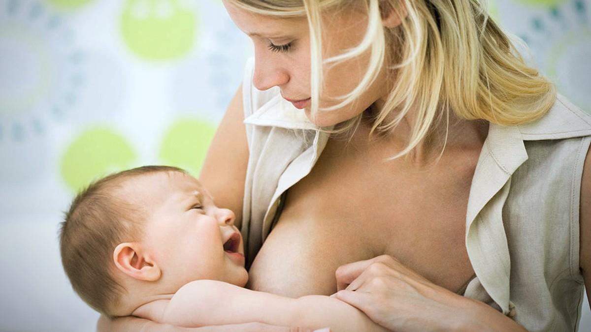 Παιδίατρος: πολλές μαμάδες δεν μπορούν να θηλάσουν γιατί παίρνουν λάθος οδηγίες