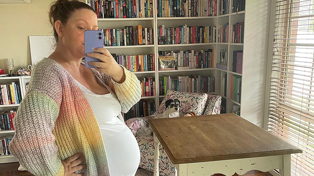 Η εγκυμοσύνη με βοήθησε να αγαπήσω τα παραπανίσια κιλά που είχα από πριν