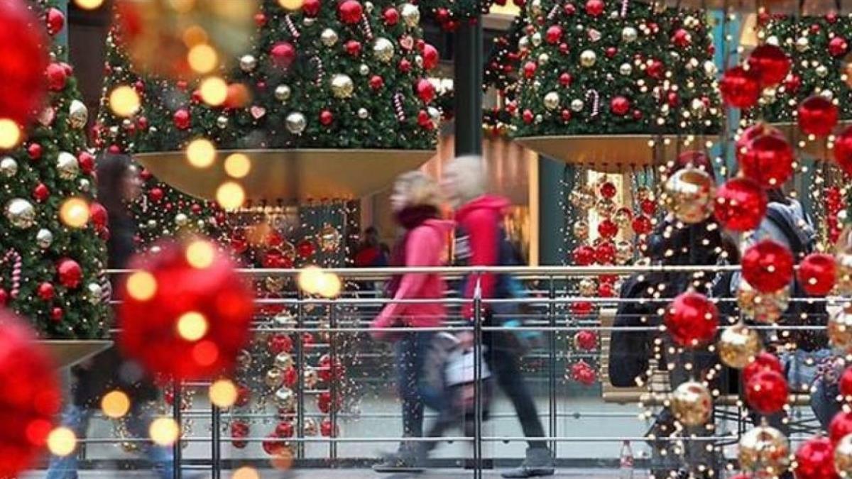 Παραμονή Χριστουγέννων: τι ώρα κλείνουν σήμερα καταστήματα και σούπερ μάρκετ