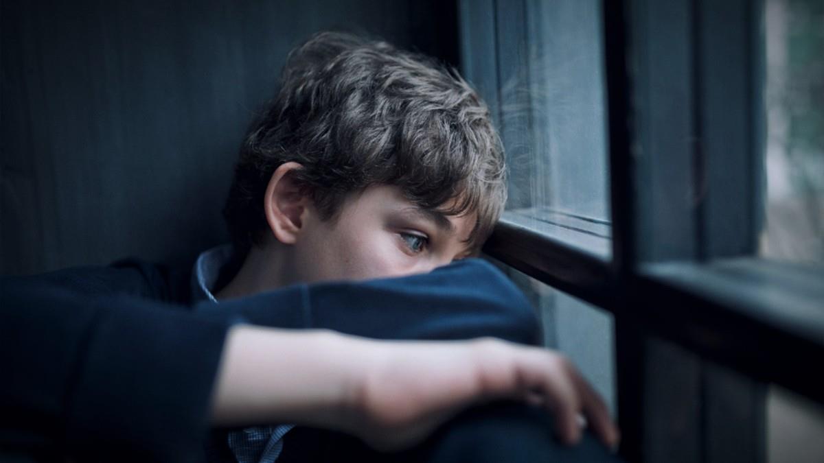 12χρονος έμεινε ορφανός για 2η φορά - έχασε τους θετούς γονείς του από κορονοϊό