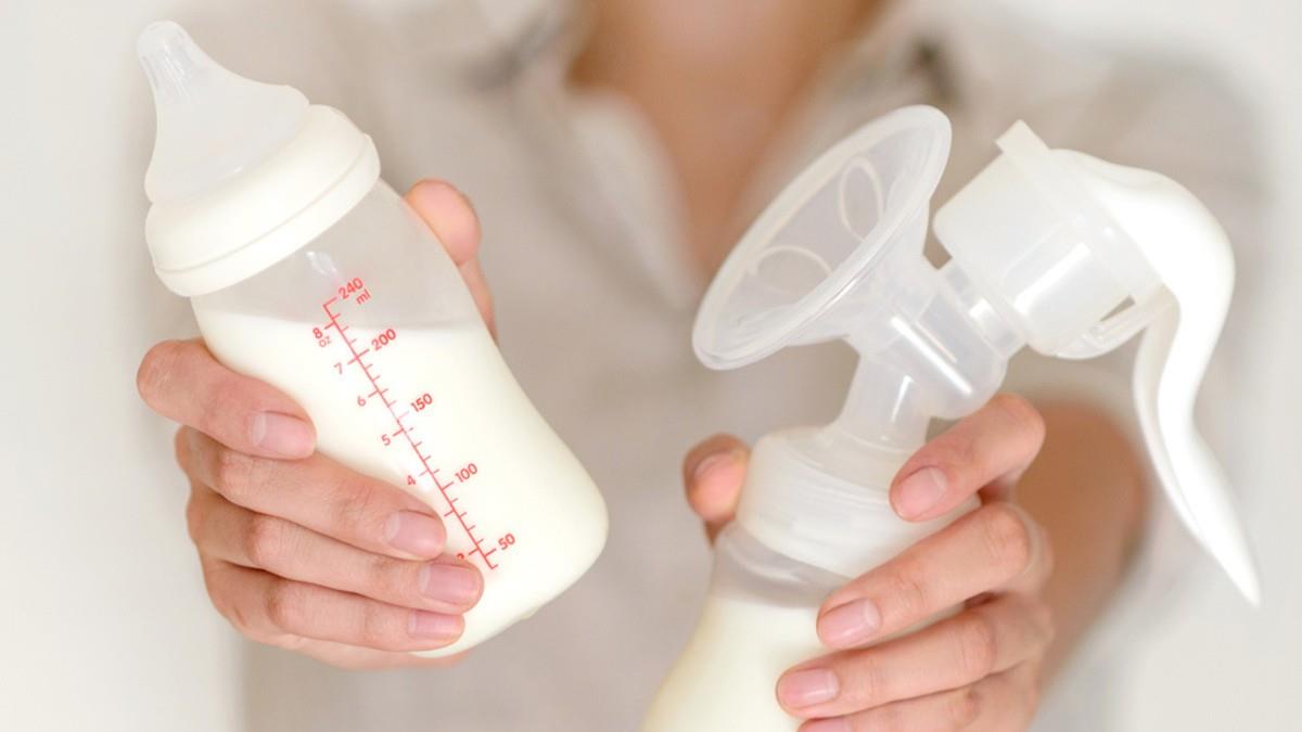 Μαμά δώρισε 30 λίτρα μητρικού γάλακτος σε προωράκια στη μνήμη του γιου της