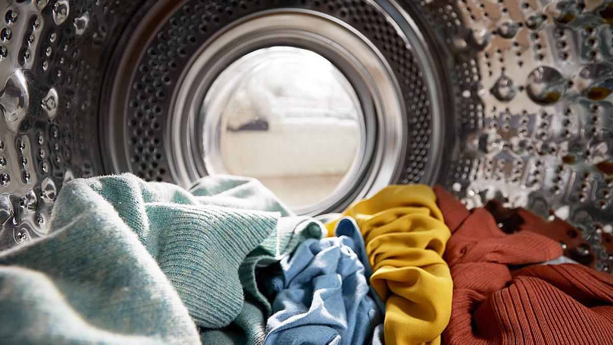 5 κόλπα για το πλύσιμο των ρούχων που θα σας λύσουν τα χέρια!