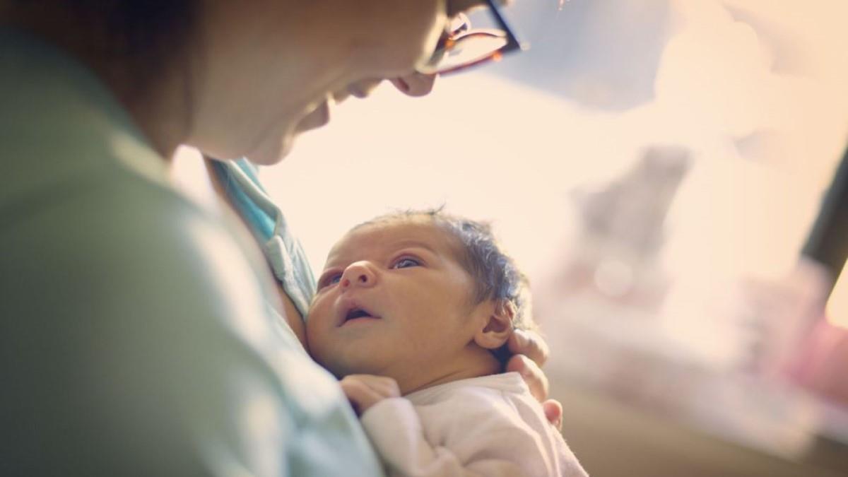 Έγινε 1η φορά μαμά στα 49: «η μητρότητα ήρθε σαν θαύμα μετά από πολλές αποβολές»