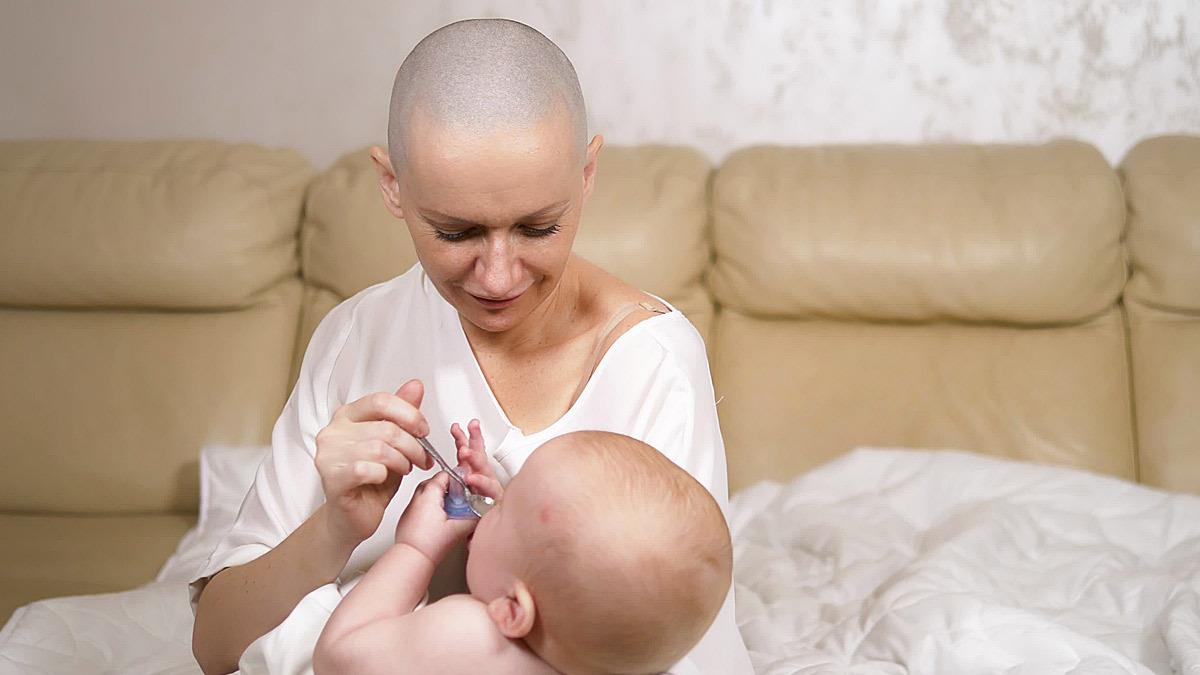 Κατάφερε να γίνει μητέρα για 2η φορά ενώ πάλευε με σπάνια μορφή καρκίνου!