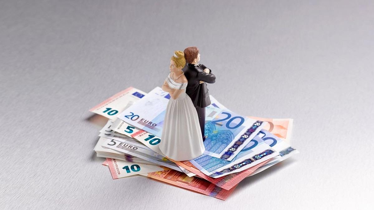 Γονείς αρνούνται να πληρώσουν τον γάμο της κόρης τους: «τη σπουδάσαμε, φτάνει!»