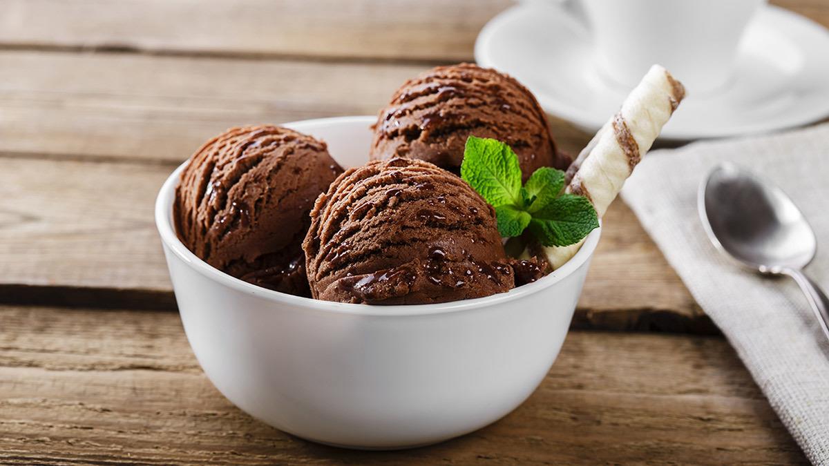 Πεντανόστιμο σπιτικό παγωτό μερέντα με μόνο 3 υλικά