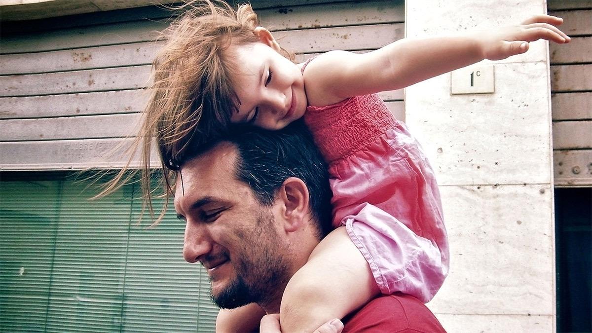 «Τι θα κάναμε χωρίς τους μπαμπάδες!»: η πατρική αγάπη μέσα από 12 υπέροχες φωτογραφίες