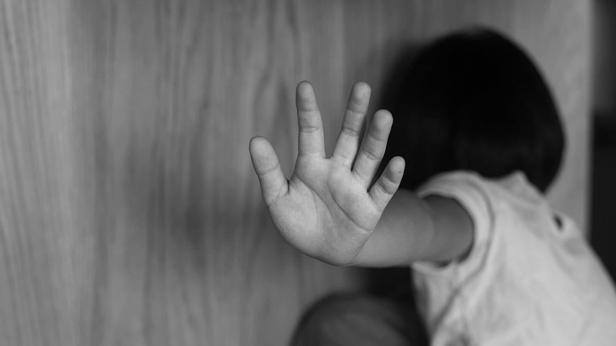 Καταγγελία σοκ στη Ρόδο: νονά κακοποιούσε τα δίδυμα βαφτιστήρια της