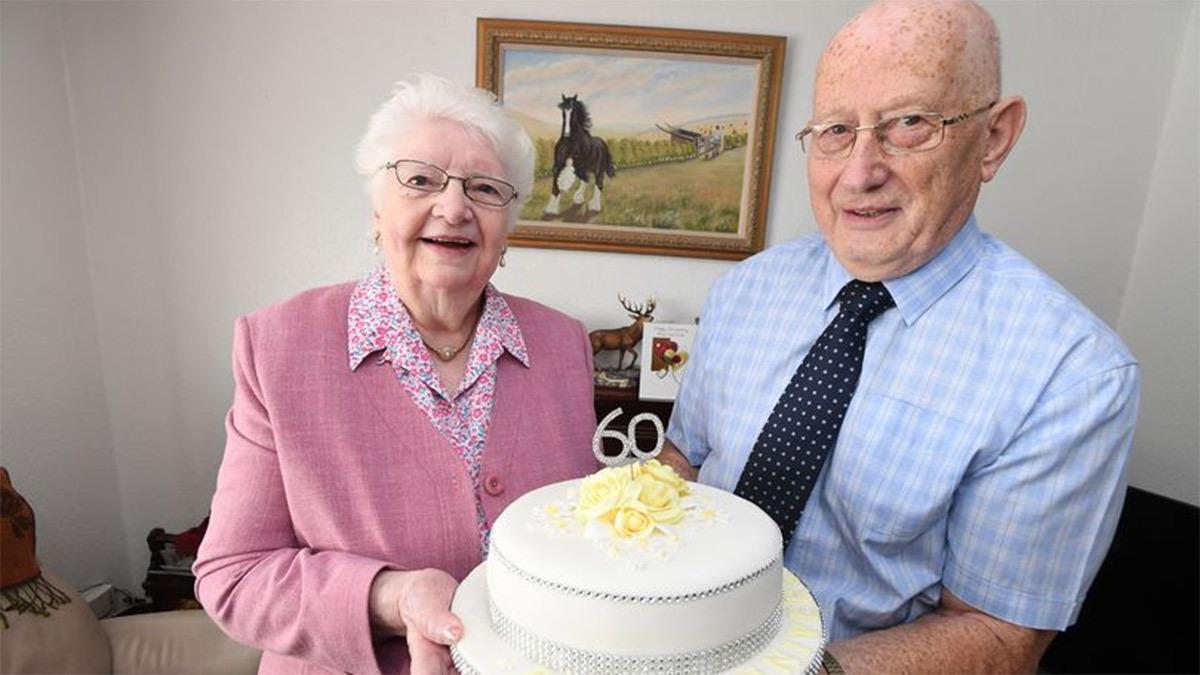 Από τον εφηβικό έρωτα στην παντοτινή αγάπη: ζευγάρι γιορτάζει 60 χρόνια μαζί!