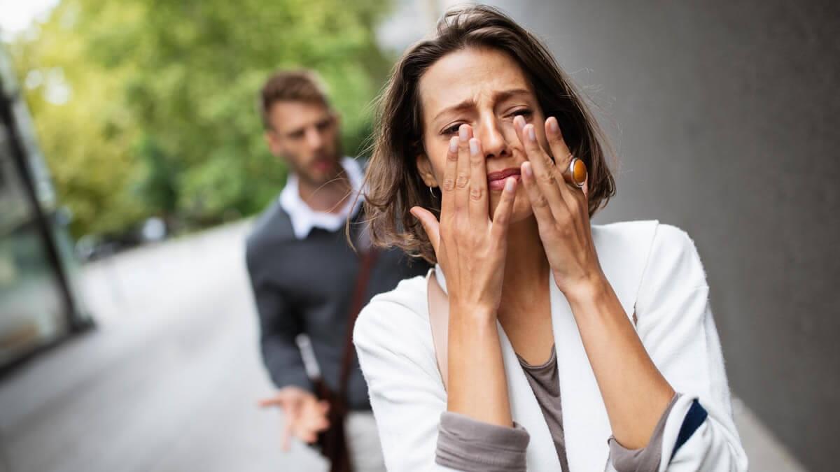 5 σημάδια που δείχνουν ότι ο γάμος σου είναι κακοποιητικός