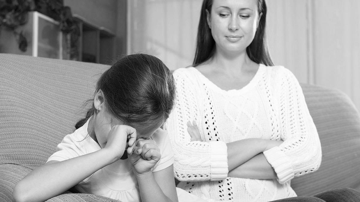 Μαμά-Νάρκισσος: πώς το εγώ καταστρέφει το παιδί