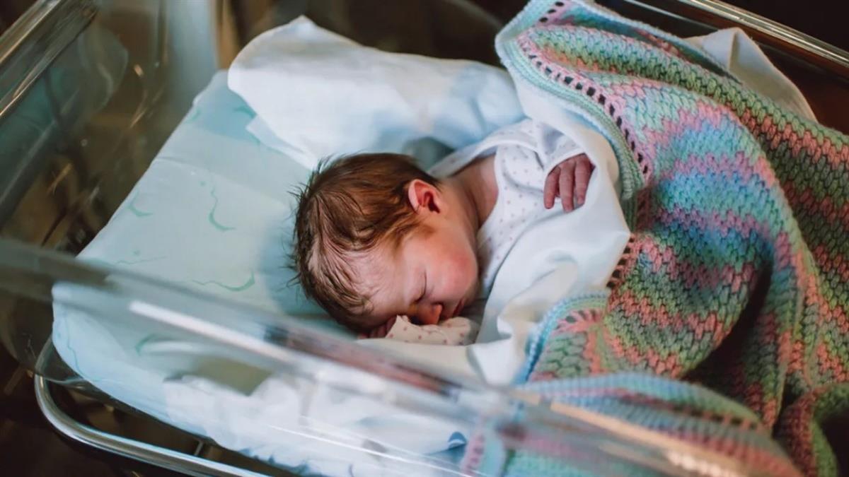 Ιατρικό θαύμα: γέννησε ενώ βρισκόταν επί 7 μήνες σε κώμα
