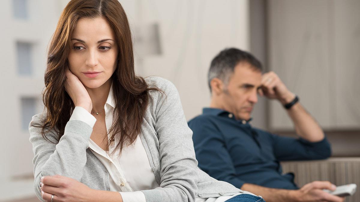 «Γιατί δεν παίρνετε διαζύγιο;»: 5 λόγοι που τα δυστυχισμένα ζευγάρια μένουν μαζί