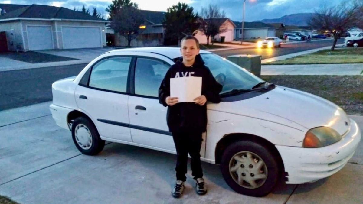 13χρονος αγόρασε μεταχειρισμένο αυτοκίνητο στη μαμά του για να μην ταλειπωρείται με τα ΜΜΜ