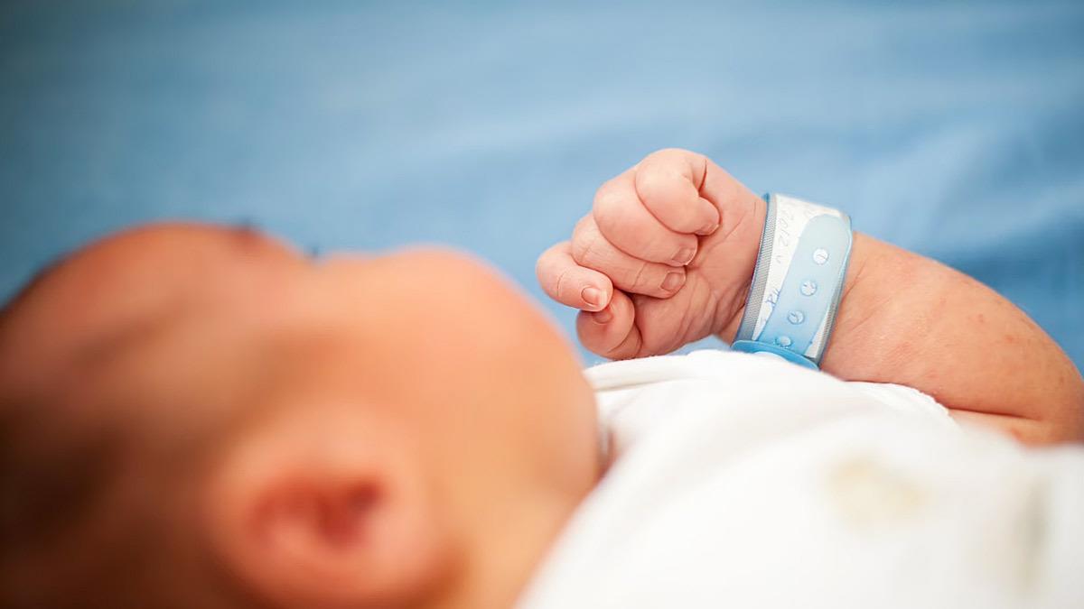 Αγοράκι γεννήθηκε με 2 πέη και χωρίς πρωκτό - συμβαίνει 1 στις 6 εκατομμύρια γεννήσεις
