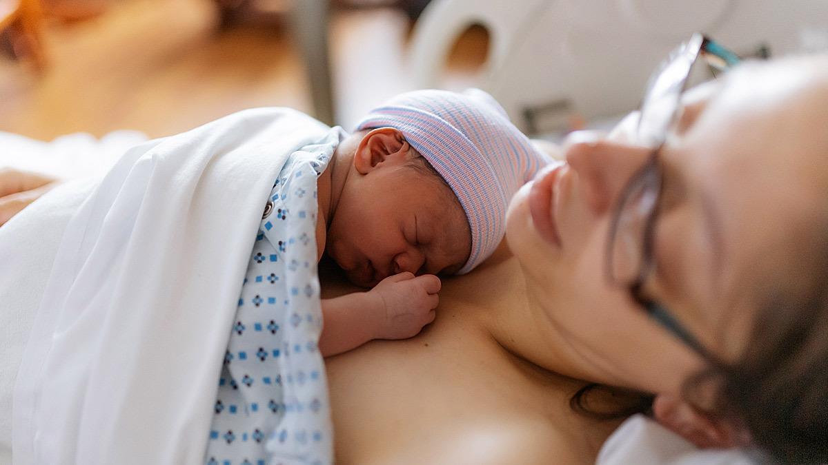 «Η άδεια μητρότητας δεν είναι διακοπές - είναι η πιο απαιτητική περίοδος της ζωής μας»