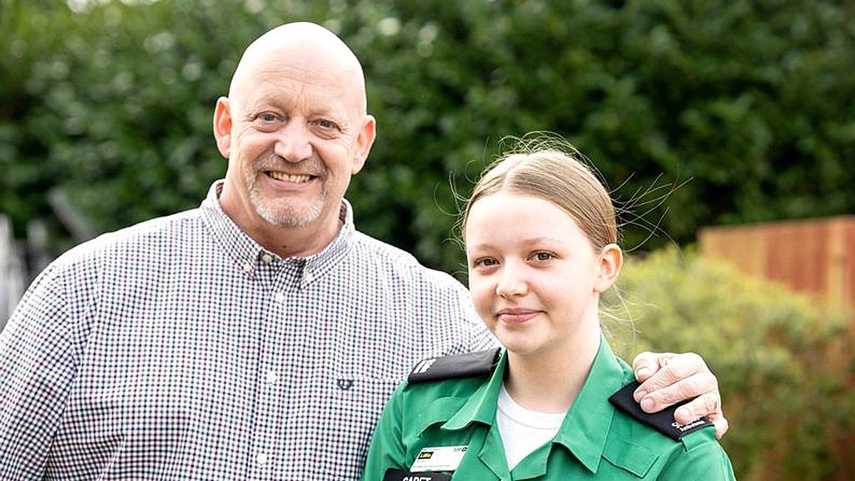 Έφηβη έσωσε τη ζωή του πατέρα της όταν η καρδιά του σταμάτησε να χτυπά για 35 λεπτά