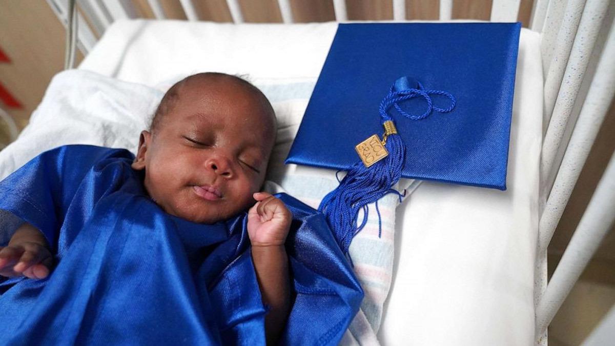 Πρόωρο «θαυματάκι» που γεννήθηκε στις 23 εβδομάδες επιβίωσε και πήγε 1η φορά σπίτι του