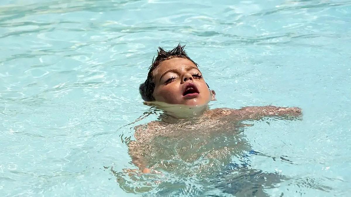 Μπαμπάς και κόρη έσωσαν 5χρονο αγοράκι από βέβαιο πνιγμό σε πισίνα!