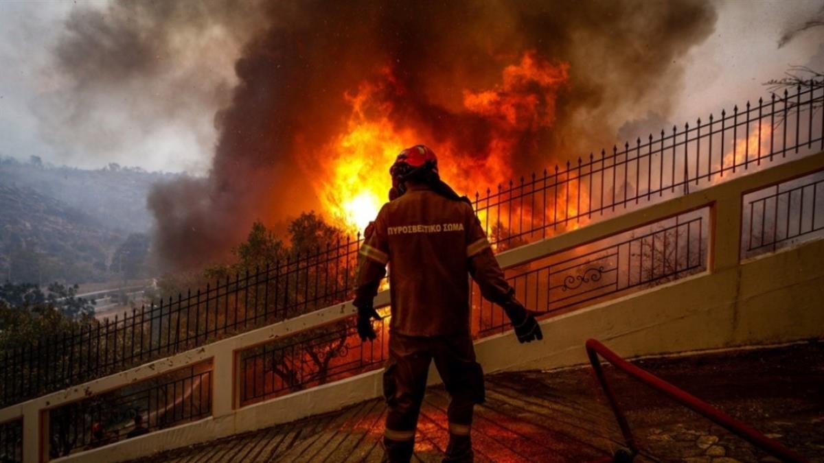 Φωτιά στην Πάρνηθα: αγνοείται 77χρονος από το απόγευμα της Τρίτης