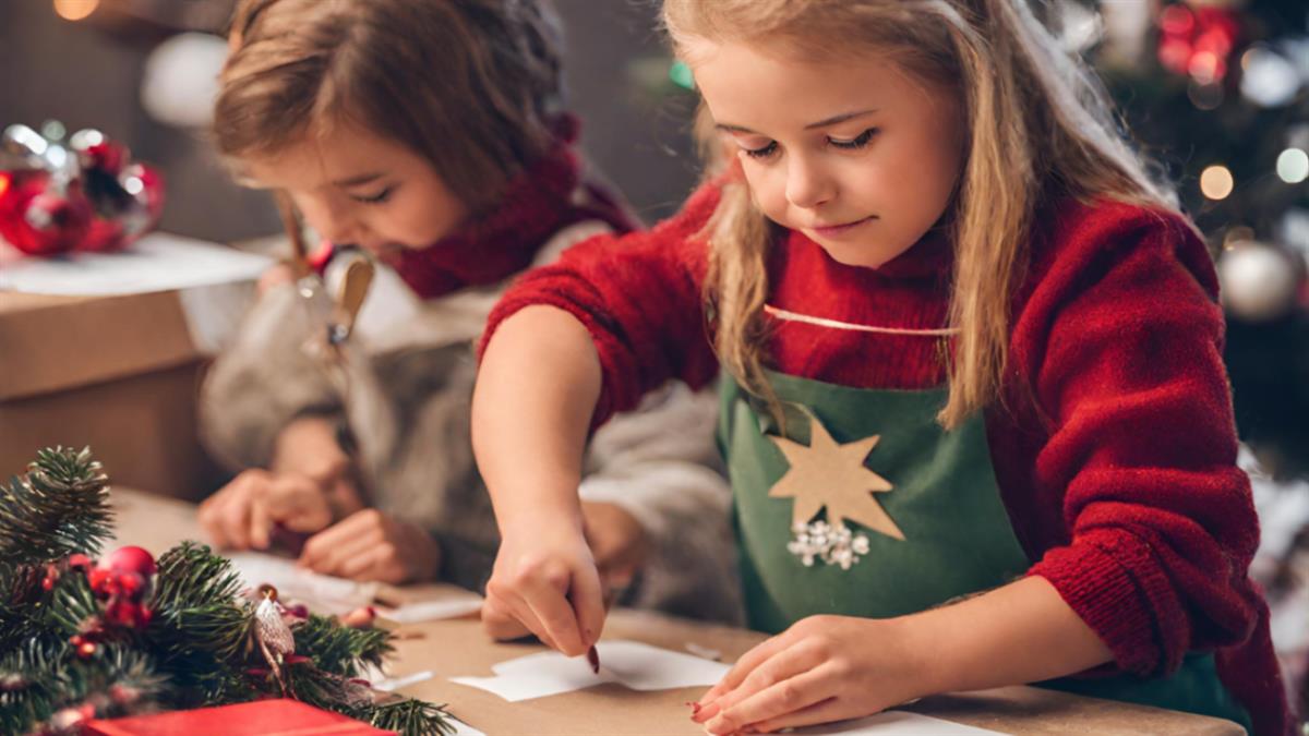 Santa s Workshop Camp: Να πώς να απασχολήσετε δημιουργικά τα παιδιά μέσα στις γιορτές!