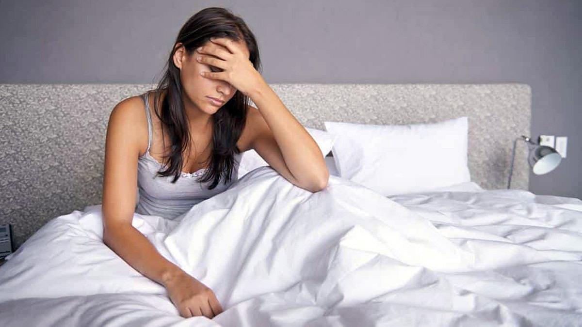 Γιατί το πρωί ξυπνάω θλιμμένη; Όλα όσα πρέπει να ξέρεις για την πρωινή κατάθλιψη
