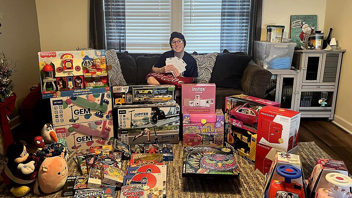 13χρονη καρκινοπαθής συγκέντρωσε δώρα για παιδιά που παλεύουν με τον καρκίνο!
