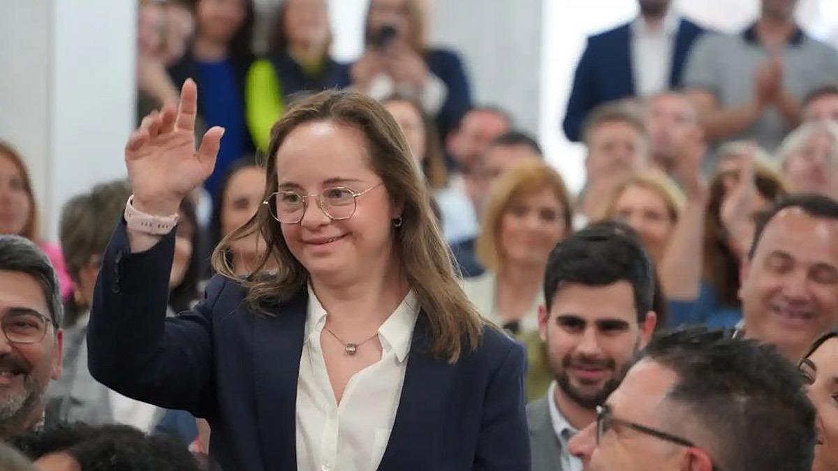 Η Μαρ Γκαλθεράν γράφει ιστορία ως η πρώτη βουλευτής με σύνδρομο Down στην Ισπανία